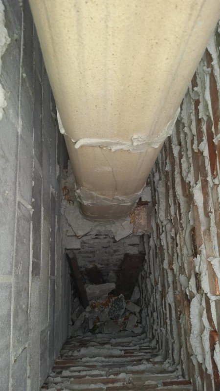 chimney-colapsed-in