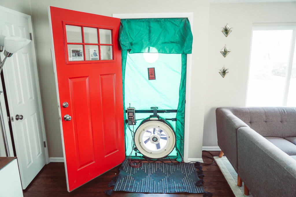 Reduce my energy bills with a blower door test