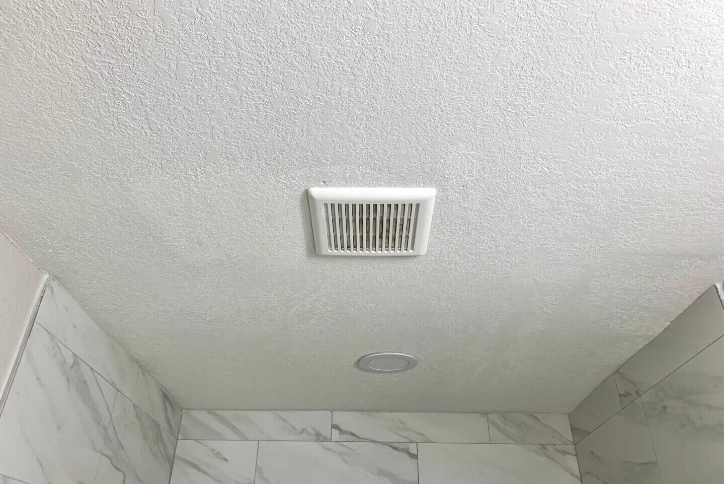Bathroom exhaust fan