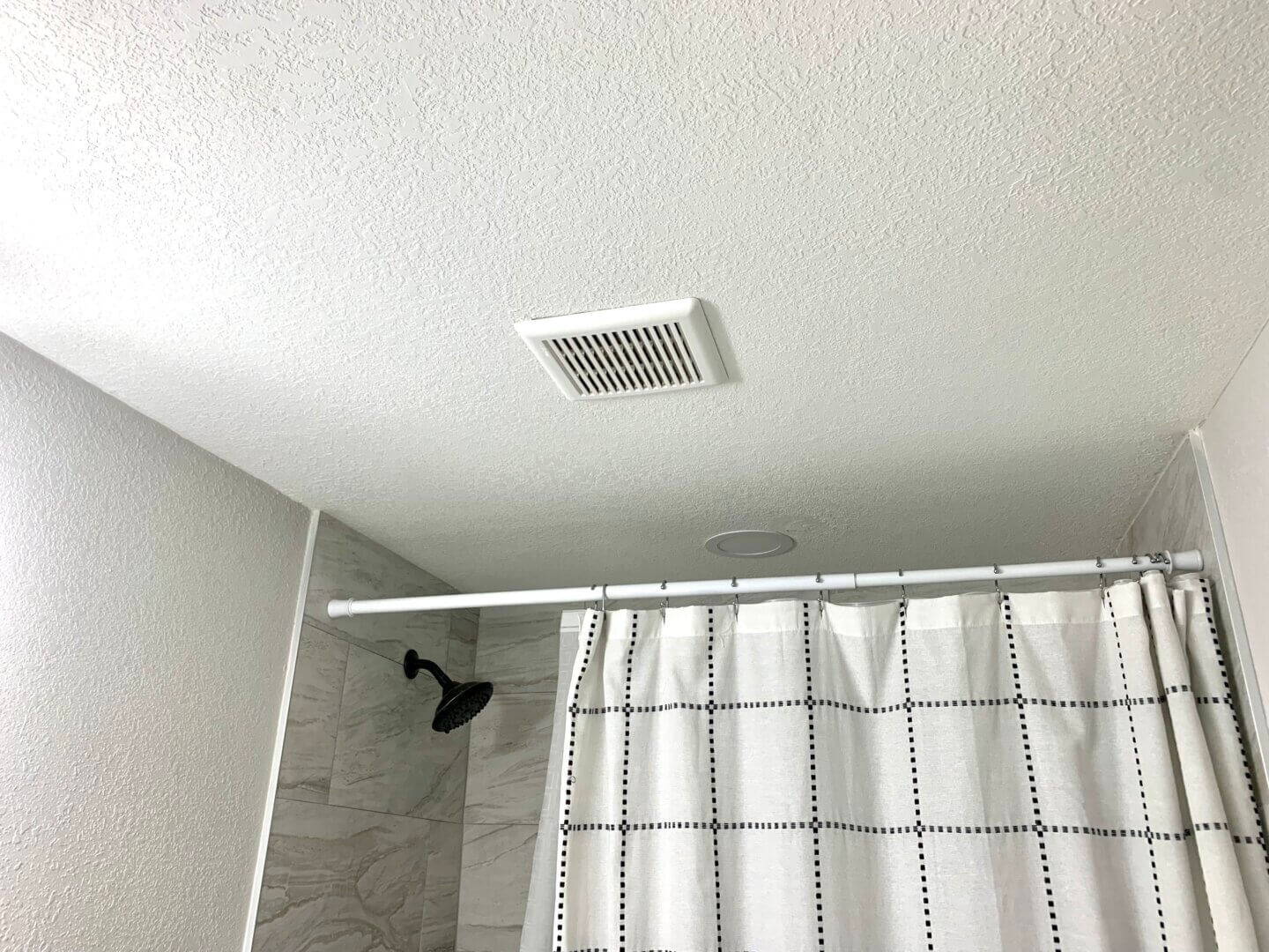 Bathroom exhaust fan